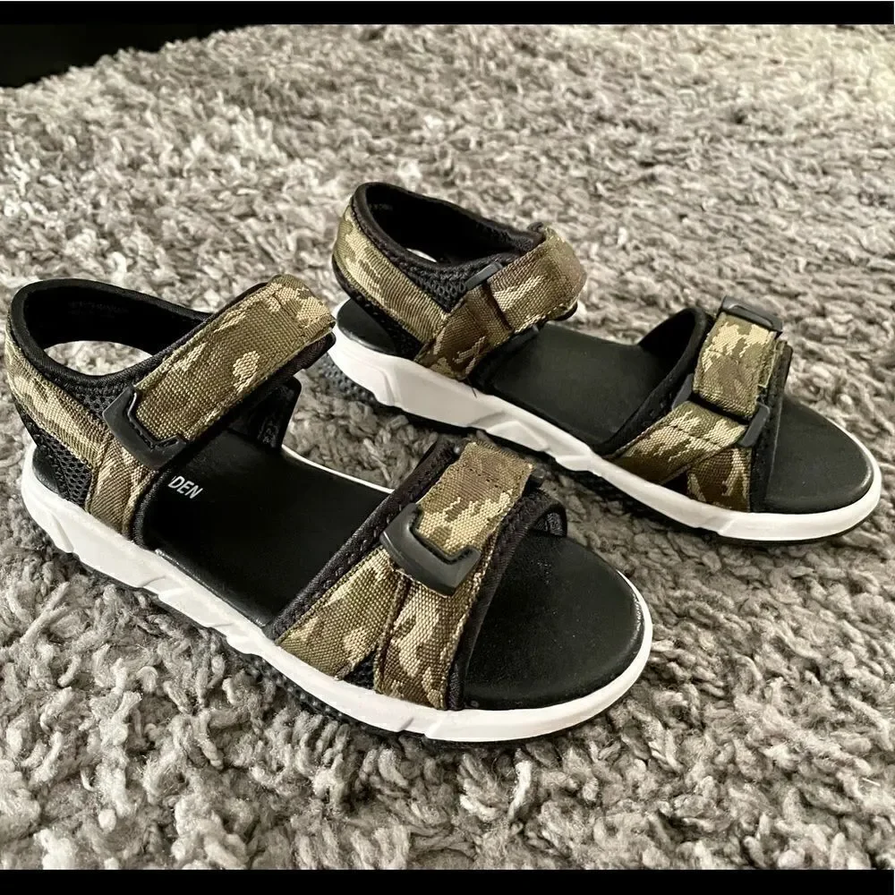 NIB Steve Madden Kid’s Homer Sandals